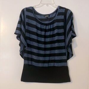 Women’s A. Byer Black and Blue Stripe Short Flowy Sleeve Top Size Large